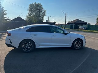 2020 Kia K5 III, белый, 2650000 рублей, вид 3