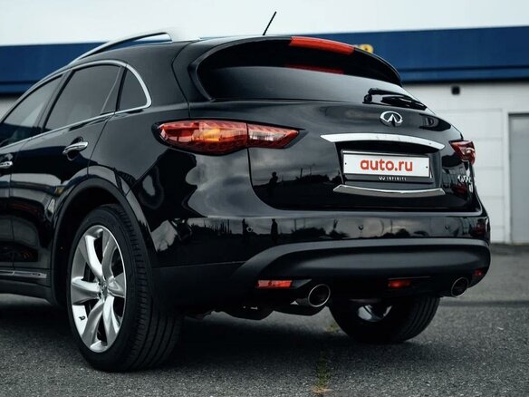 2015 Infiniti QX70, чёрный, 2900000 рублей - вид 4