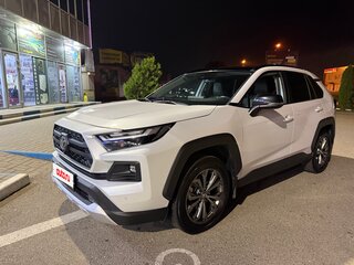 2024 Toyota RAV4 V (XA50), белый, 4800000 рублей, вид 1
