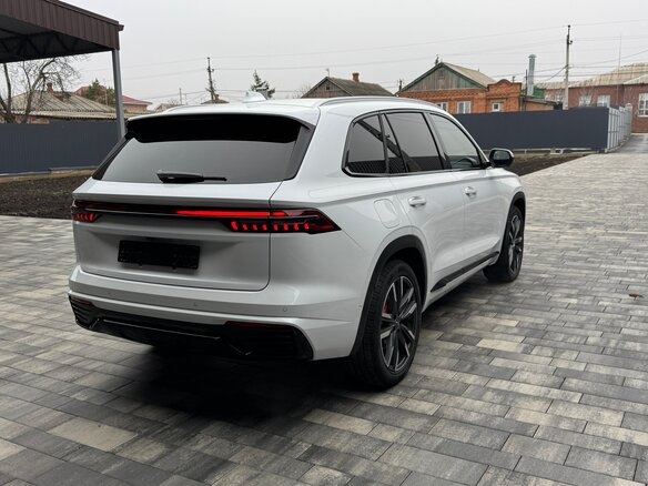 2023 Geely Monjaro I, белый, 3950000 рублей - вид 3