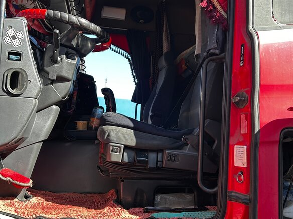 2008 Scania 4-Series, красный, 2000000 рублей - вид 14