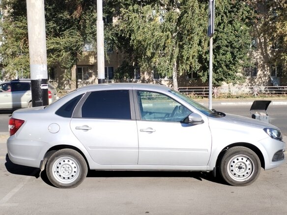 2024 Lada (ВАЗ) Granta I Рестайлинг, серебристый, 1080000 рублей - вид 2
