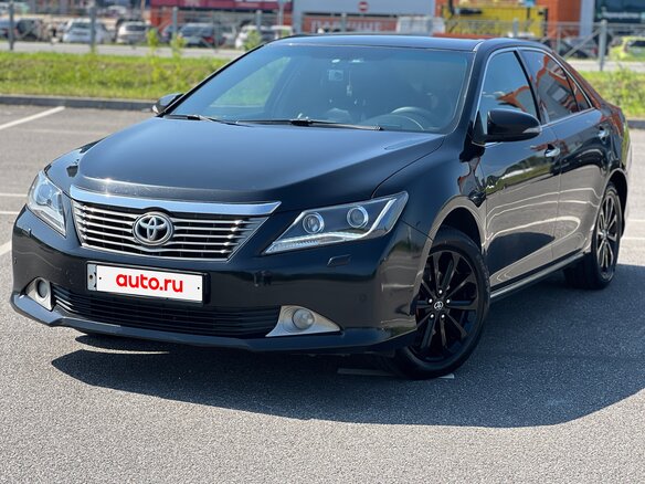 2012 Toyota Camry VII (XV50), чёрный, 1590000 рублей