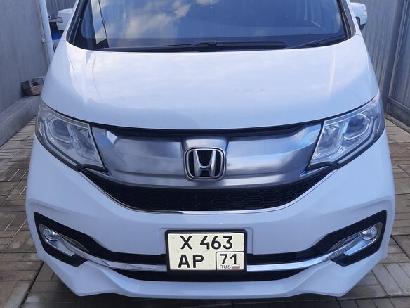 2017 Honda Stepwgn Spada V Рестайлинг, белый, 2130000 рублей