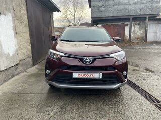 2017 Toyota RAV4 IV (XA40) Рестайлинг, пурпурный, 3100000 рублей, вид 2
