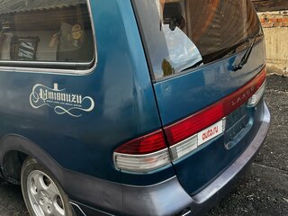 1994 Nissan Largo III (W30), зелёный, 350000 рублей, вид 1