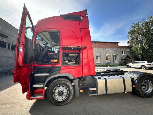 2017 Volvo FH, красный, 11399999 рублей - вид 17