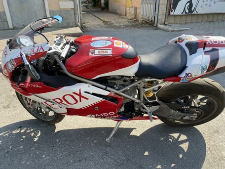 2004 Ducati 749, красный, 750000 рублей, вид 2