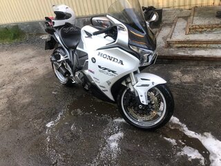 2010 Honda VFR 1200, белый, 750000 рублей, вид 3