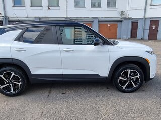 2021 Chevrolet TrailBlazer III, белый, 2810000 рублей, вид 2