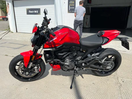 2021 Ducati Monster 937, красный, 950000 рублей, вид 4