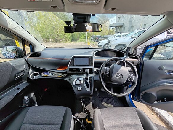 2018 Toyota Sienta II Рестайлинг, синий, 1600000 рублей - вид 8