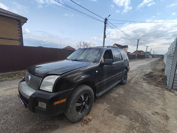 2005 Mercury Mountaineer III, чёрный, 500000 рублей - вид 1