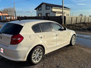 2010 BMW 1 серии 116i I (E81/E82/E87/E88) Рестайлинг, белый, 930000 рублей, вид 5