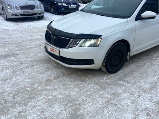 2017 Skoda Octavia III (A7) Рестайлинг, белый, 850000 рублей, вид 1