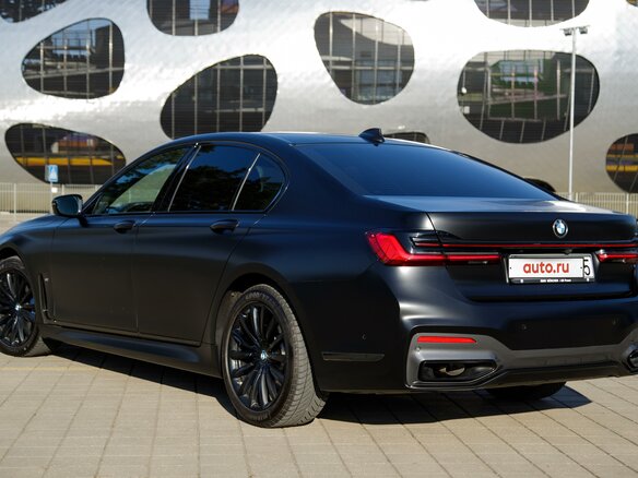 2020 BMW 7 серии 730d xDrive VI (G11/G12) Рестайлинг, чёрный, 7700000 рублей - вид 4