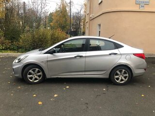 2012 Hyundai Solaris I, серебристый, 630000 рублей, вид 4