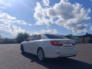 2014 Toyota Camry Japan Market VII (XV50), белый, 2050000 рублей, вид 3