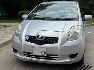 2005 Toyota Vitz II (XP90), серебристый, 520000 рублей, вид 3