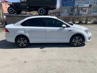 2016 Volkswagen Polo V Рестайлинг, белый, 950000 рублей, вид 4