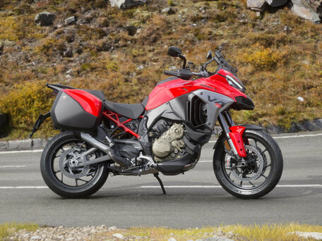 2026 Ducati Multistrada V4, красный, 3650000 рублей, вид 2