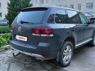 2008 Volkswagen Touareg I Рестайлинг, серый, 900000 рублей, вид 4