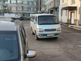 1999 Toyota HiAce H100, серый, 750000 рублей, вид 1