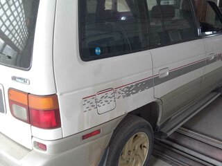 1996 Mazda MPV I (LV), белый, 425000 рублей, вид 4