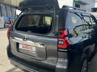 2019 Toyota Land Cruiser Prado 150 Series Рестайлинг 2, серый, 6000000 рублей, вид 4