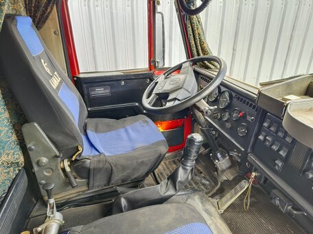 1994 КамАЗ 55102, красный, 1700000 рублей, вид 3