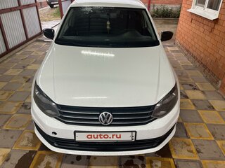 2017 Volkswagen Polo V Рестайлинг, белый, 900000 рублей, вид 1