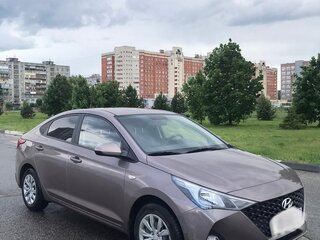 2021 Hyundai Solaris II Рестайлинг, коричневый, 1900000 рублей, вид 2