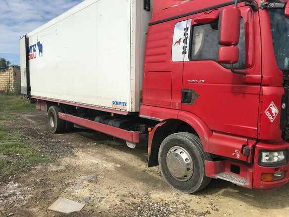 2008 MAN TGM, красный, 3100000 рублей - вид 1
