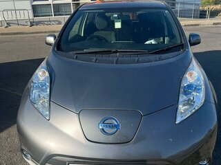 2013 Nissan Leaf (EM57) I (ZE0/AZE0), серый, 815000 рублей, вид 1