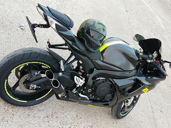 2011 Suzuki GSX-R 750, чёрный - вид 9