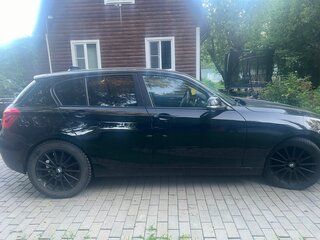 2015 BMW 1 серии 118i II (F20/F21) Рестайлинг, чёрный, 1500000 рублей, вид 5