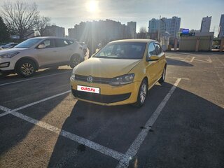 2011 Volkswagen Polo V, жёлтый, 650000 рублей, вид 1