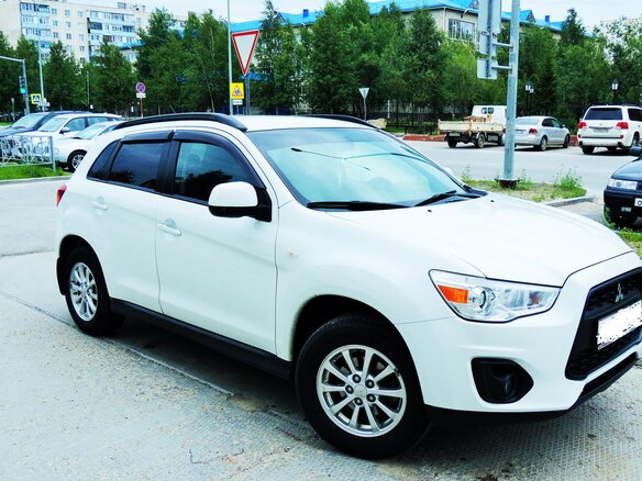2013 Mitsubishi ASX I Рестайлинг, белый, 1100000 рублей - вид 2