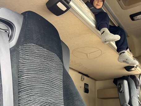 2019 Mercedes-Benz Actros, зелёный, 4900000 рублей, вид 2