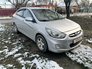 2012 Hyundai Accent IV, серебристый, 800000 рублей, вид 1