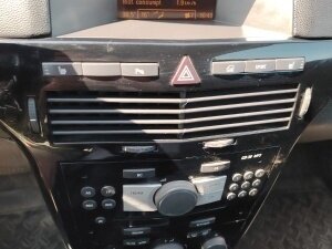 2009 Opel Astra GTC H Рестайлинг, серебристый, 599000 рублей - вид 9