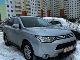 2013 Mitsubishi Outlander III, серебристый, 1550000 рублей, вид 1