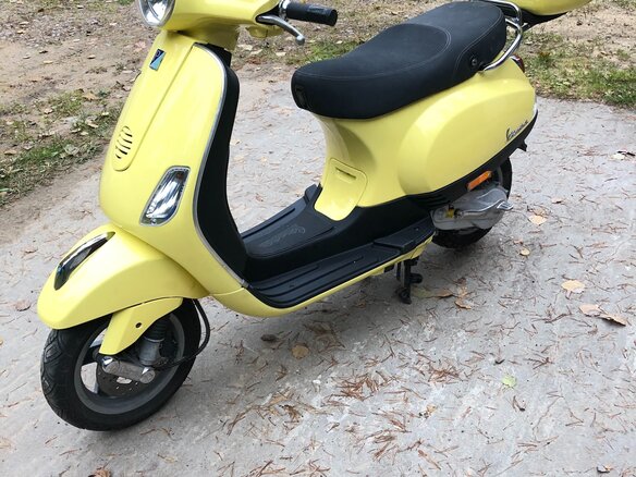 2011 Vespa LX 50, жёлтый - вид 3