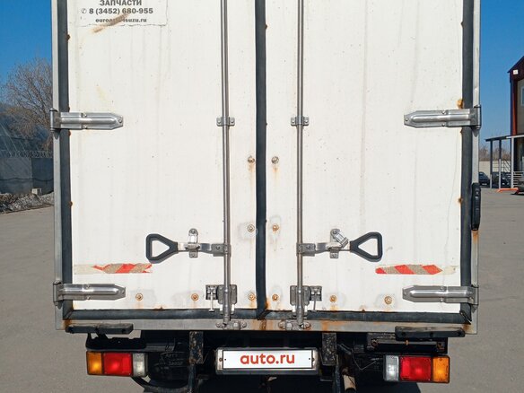 2017 Isuzu Elf (N-series), белый, 2000000 рублей - вид 4