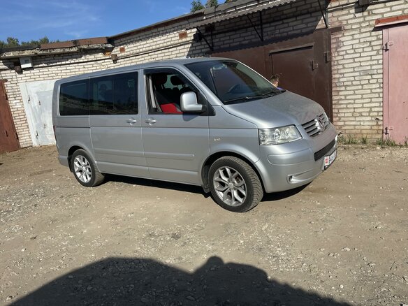 2003 Volkswagen Multivan T5, серебристый, 1200000 рублей - вид 1