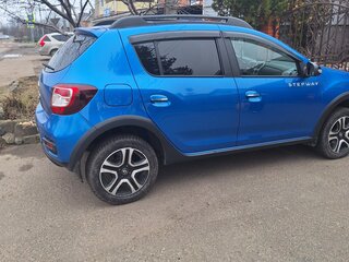2020 Renault Sandero Stepway II Рестайлинг, синий, 1400000 рублей, вид 4