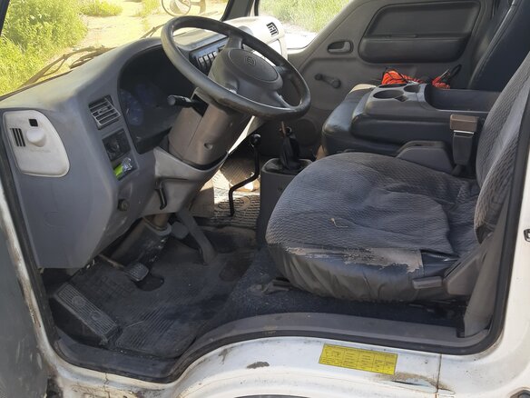 2004 Kia K-Series, белый, 500000 рублей - вид 4