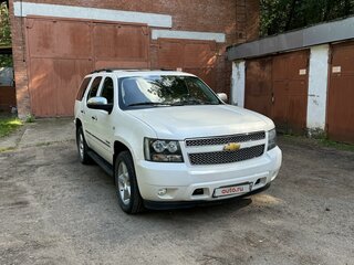 2013 Chevrolet Tahoe 6AT III, белый, 3000000 рублей, вид 4