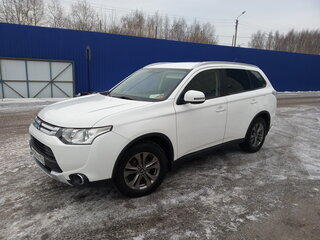 2014 Mitsubishi Outlander III, белый, 1480000 рублей, вид 1