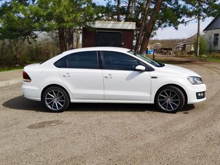 2018 Volkswagen Polo V Рестайлинг, белый, 1380000 рублей, вид 3